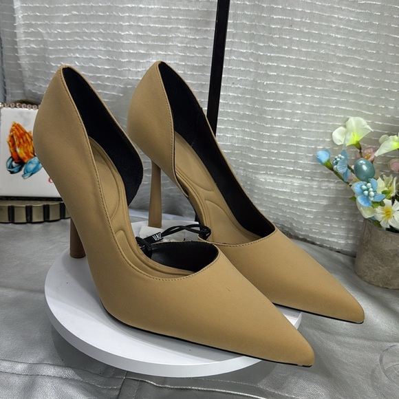 (H3) ZARA Asymmetrical pointed heels in satin nude, size 40/9 USA - Picture 4 of 11